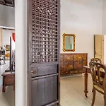 아파트 Iflat Pantheon Elegant 3-bedroom