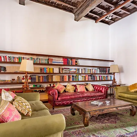 Iflat Pantheon Elegant 3-bedroom Lägenhet