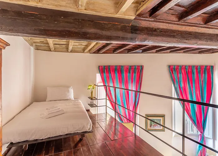 Iflat Pantheon Elegant 3-bedroom Lägenhet